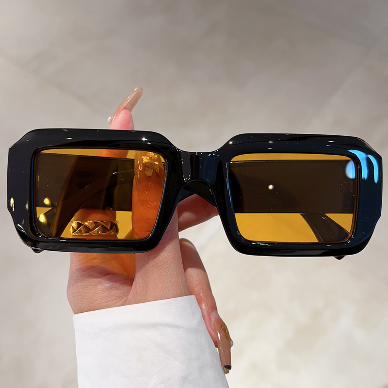 Square Simple Sunglasses Women’s European and American Cross-border Retro Street Photoshoot Ins Sunglasses Trendy Plain Online Celebrity Sunglasses