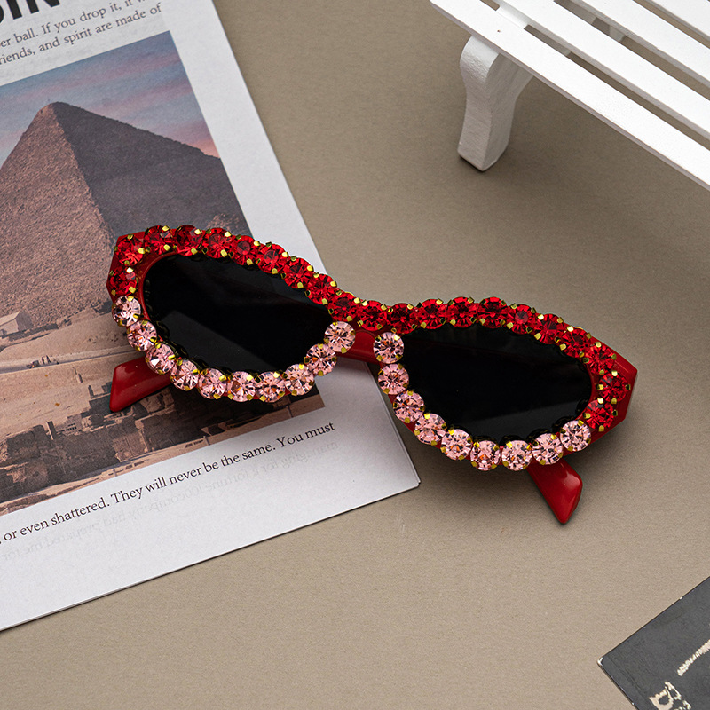 【Each account is limited to one order】New Style Personalized Diamond-encrusted Glasses European and American Fashion Street Photoshoot Retro Sunglasses