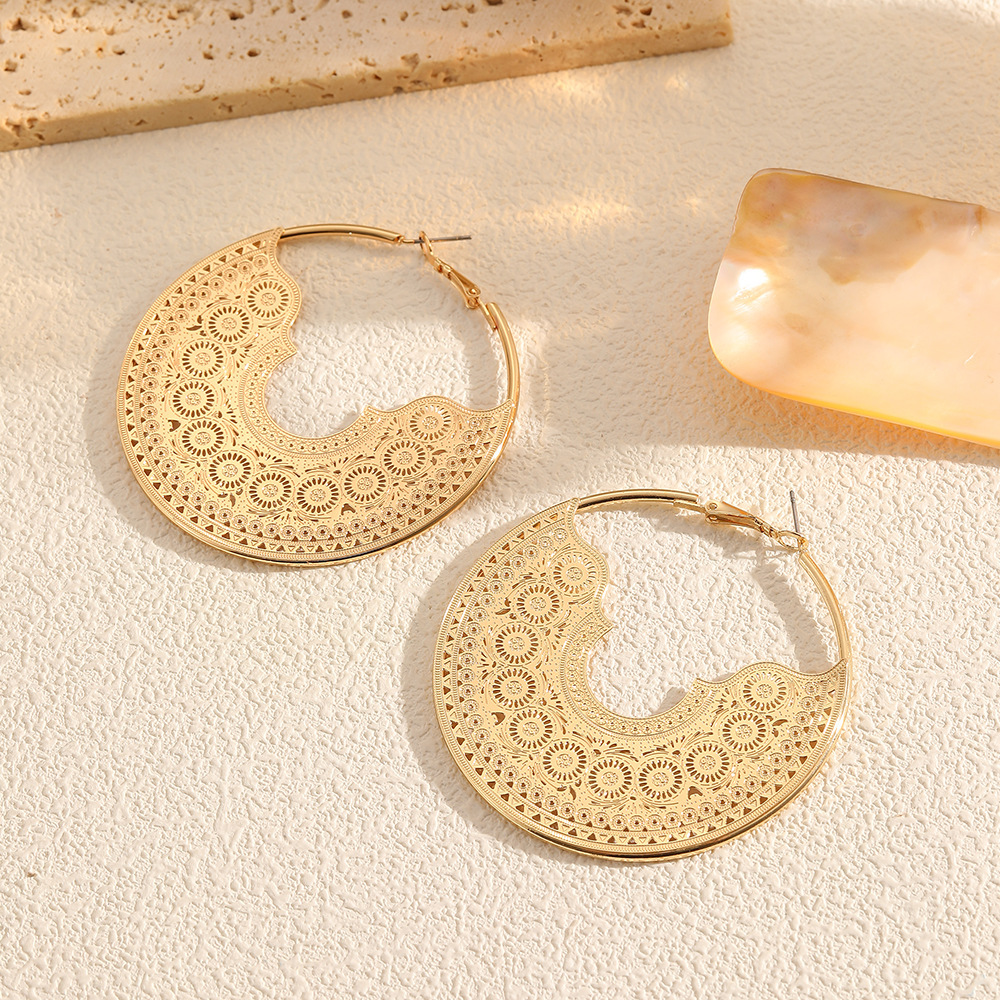 European and American Cross-Border Jewelry Retro Bohemian Style Exaggerated Stylish Large Shape Cut Out Round Women’s C-Shaped Earrings